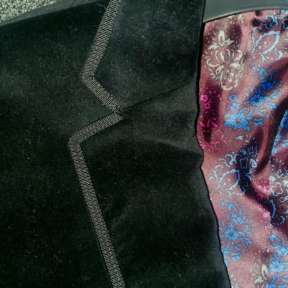 Men's Velvet Jacket - Picture 2 of 7